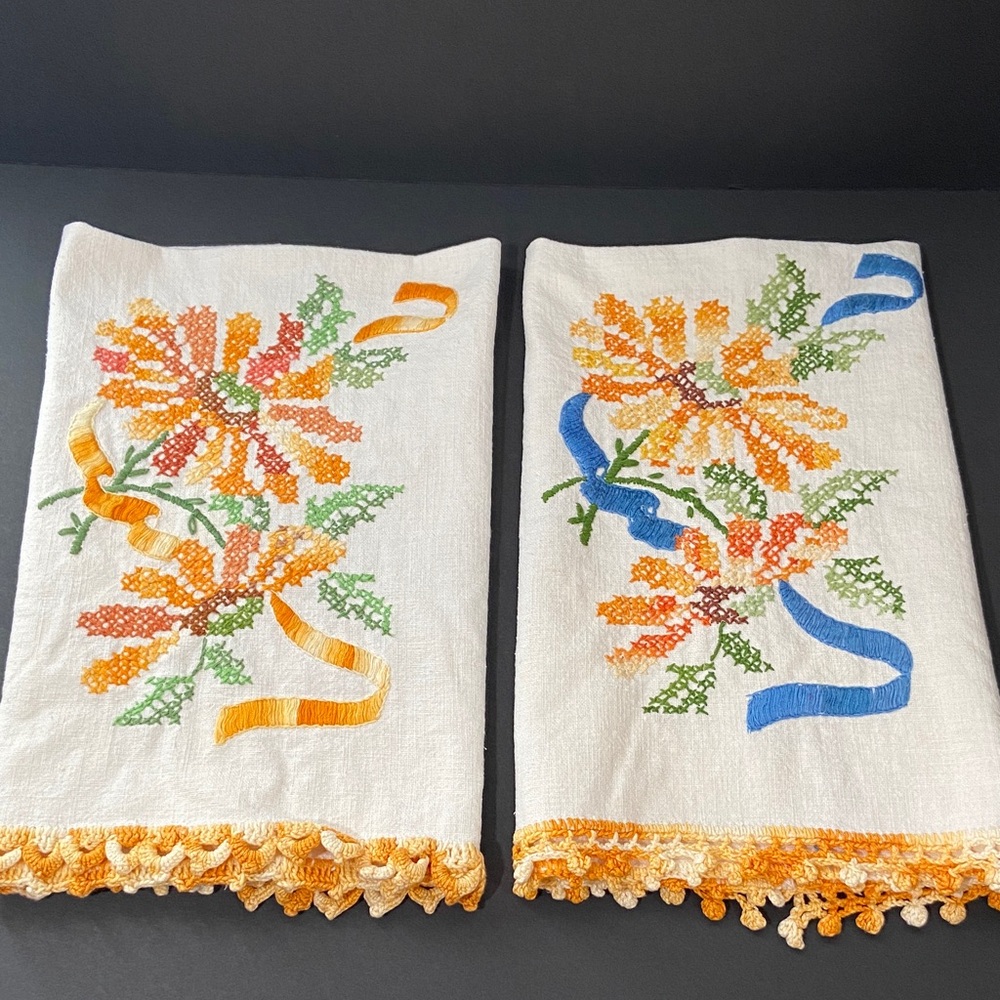Vintage Embroidered Floral Linen Tea Towels Pair Crochet Trim Cottagecore